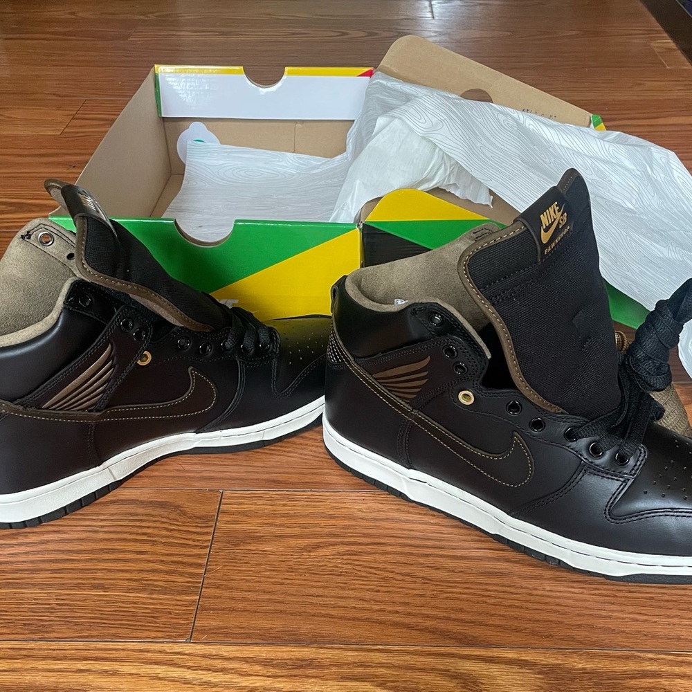 Mens Nike SB Black and Brown Pawnshop West Covina Collab